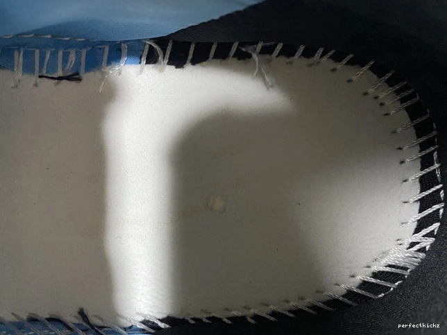 Boost Yeezy 700 MNVN 'Bright GZ3079 Cyan' ADIDAS 0814